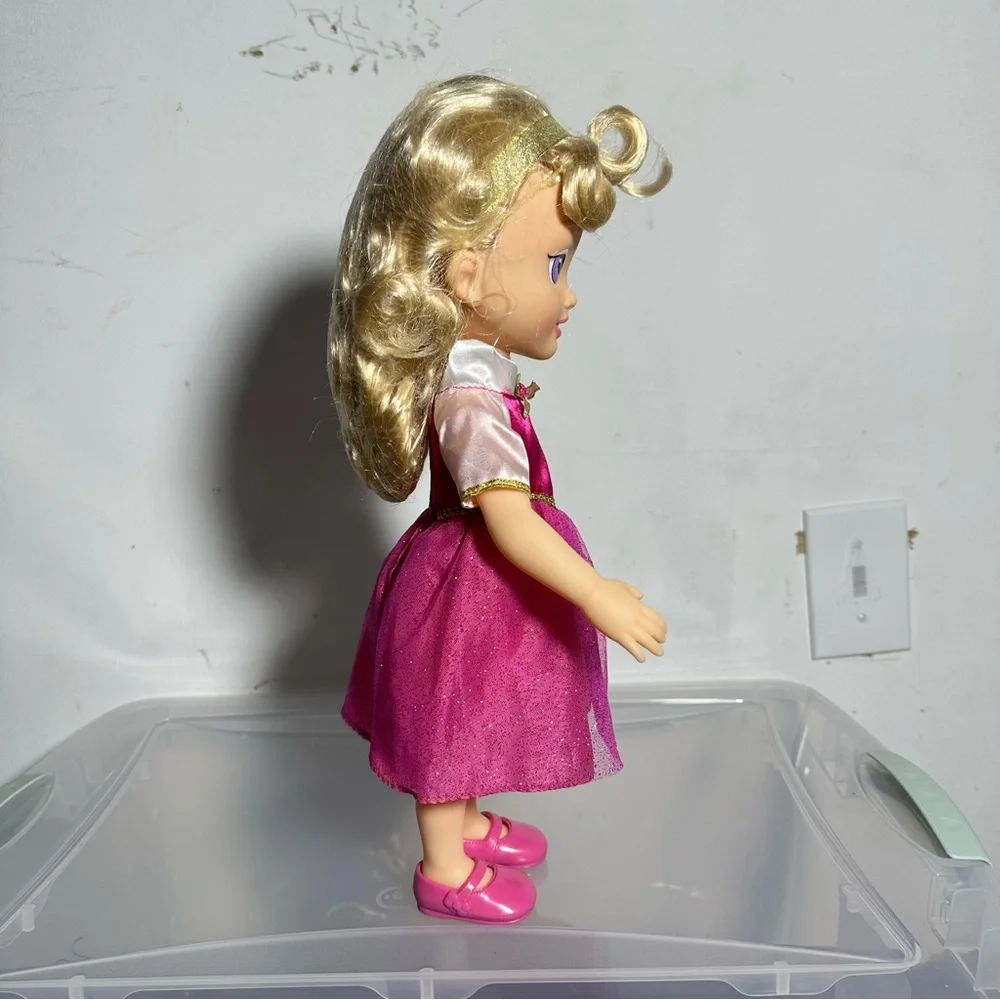 Disney Princess‎ Aurora Toddler Doll Pink Dress Purple Eyes Blonde Hair 16 inch
